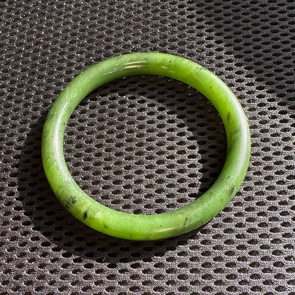 Canadian Nephrite Jade bangle bracelet - Picture 1 of 5